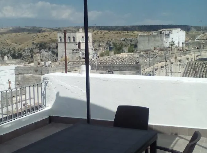 לינה וארוחת בוקר Sister's 3*