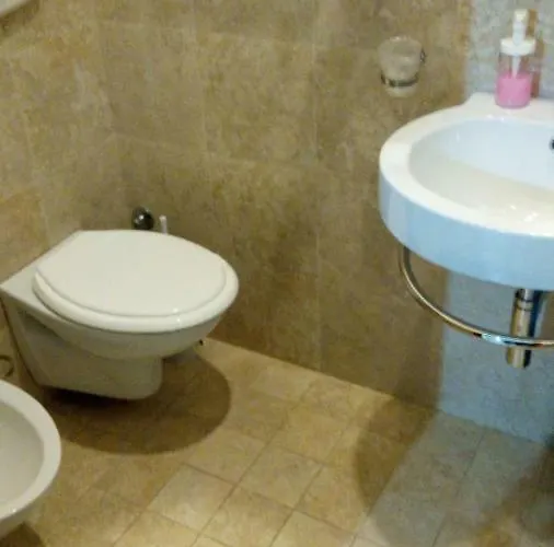 Sister's לינה וארוחת בוקר 3*